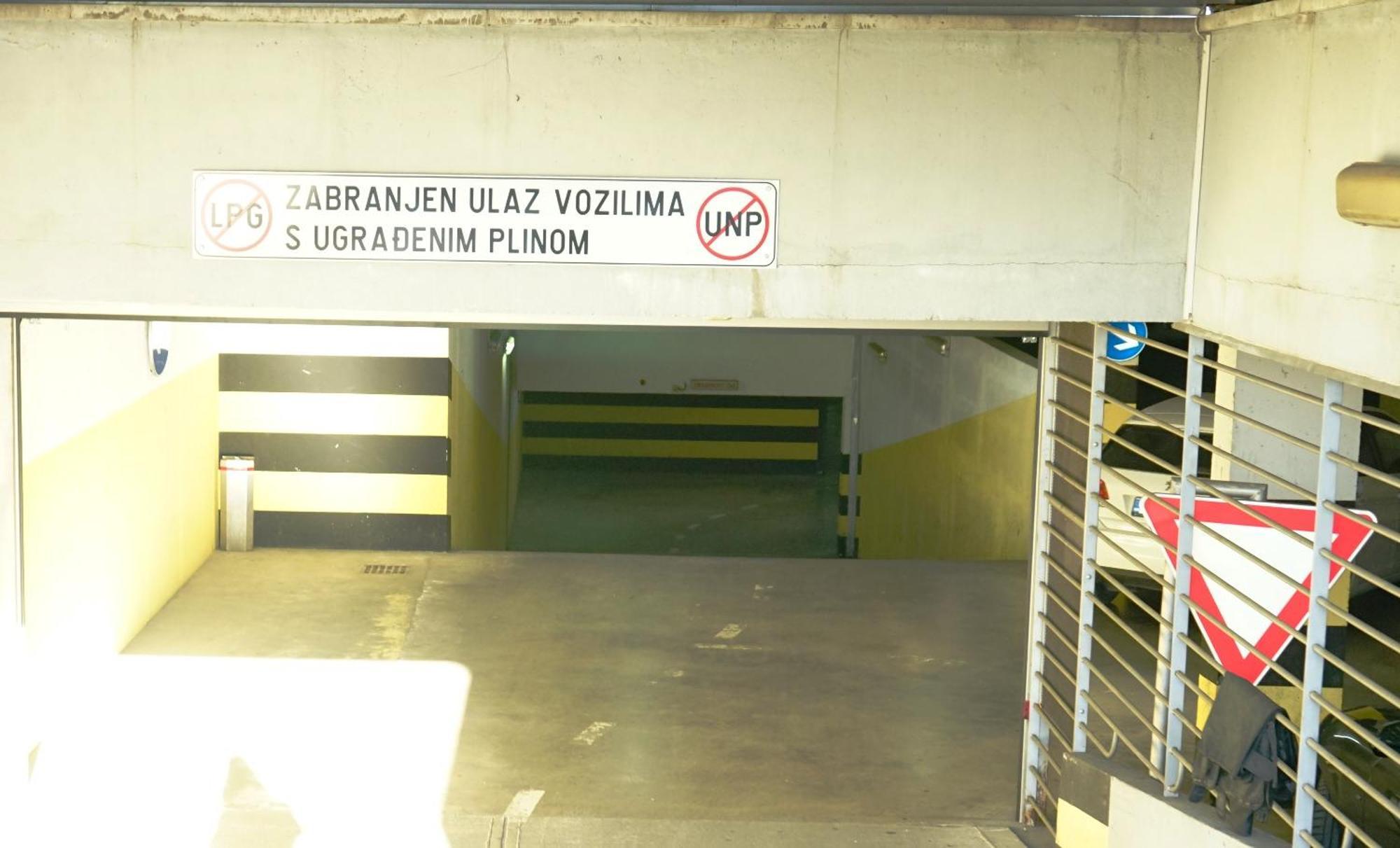 스플리트 Bura2 , With Private Parking In The Garage 아파트 외부 사진